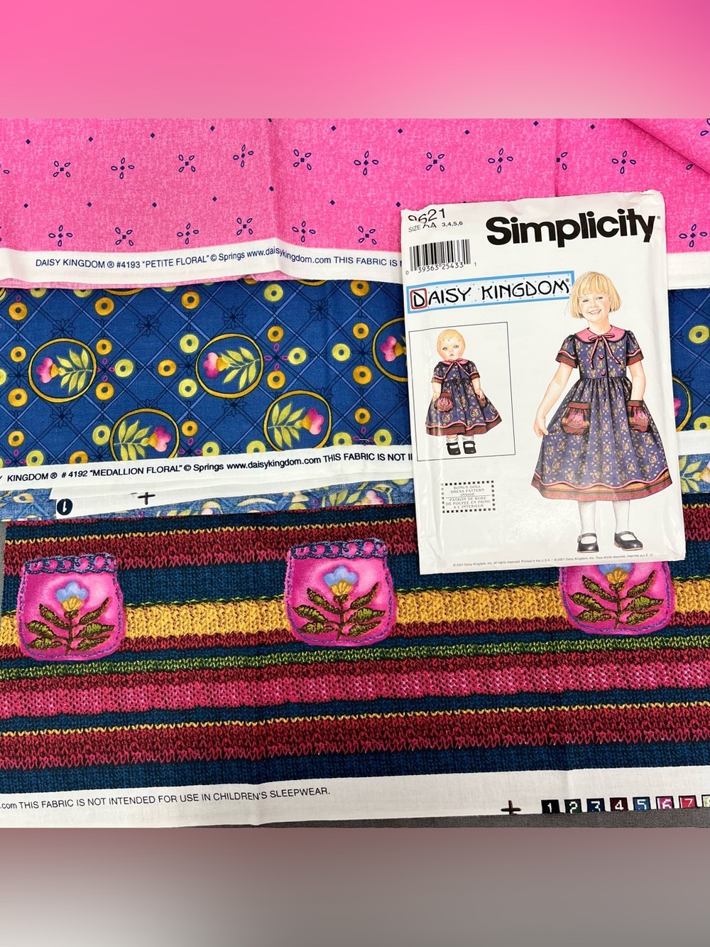 Daisy Kingdom Medallion Floral Knit Stripe Fabrics Simplicity #0621 Size AA